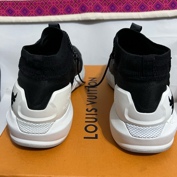 H O V R - Picture 9 of 12